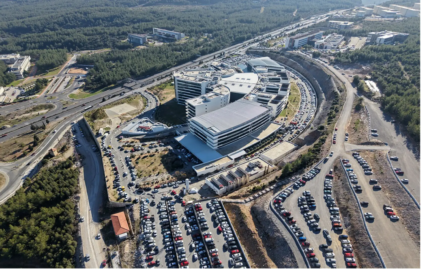 Muğla EAH Başhekimi Prof. Dr. Acar: 'Günlük 6 bin 500 poliklinik hizmeti sunuyoruz'