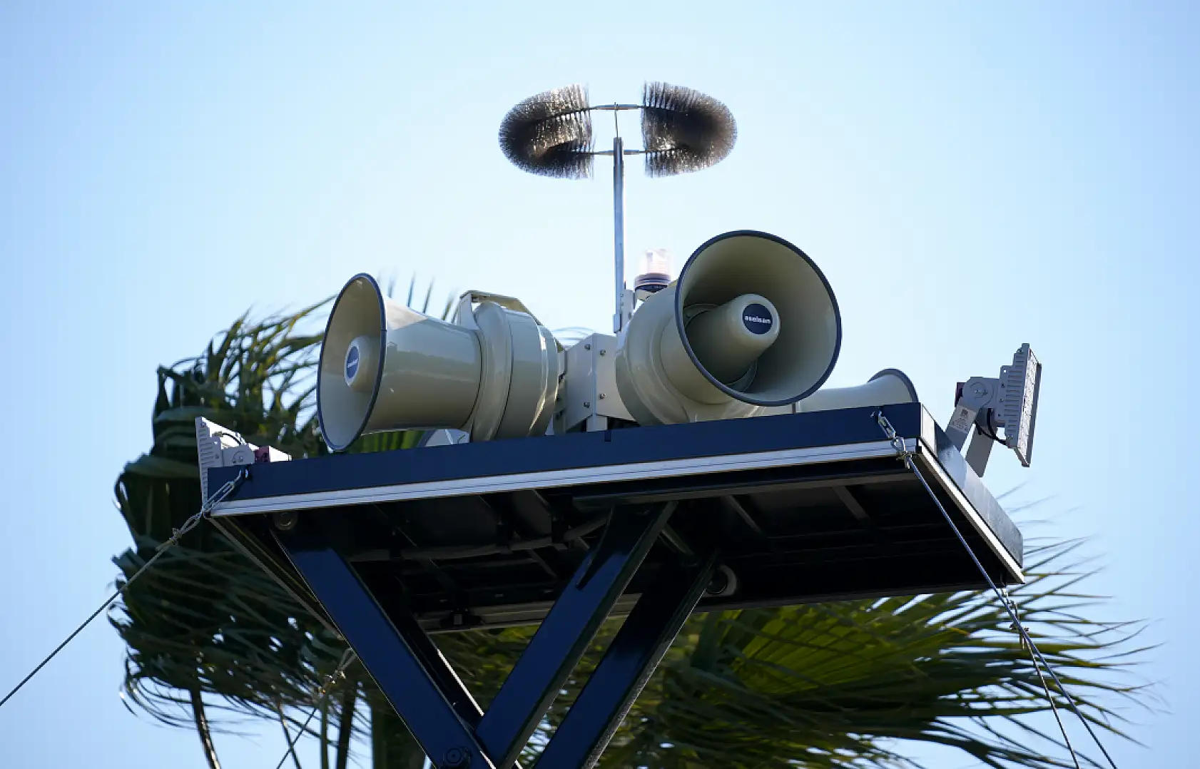 İzmir'e konuşlandırılan 'Mobil siren sistemi' faaliyete geçti