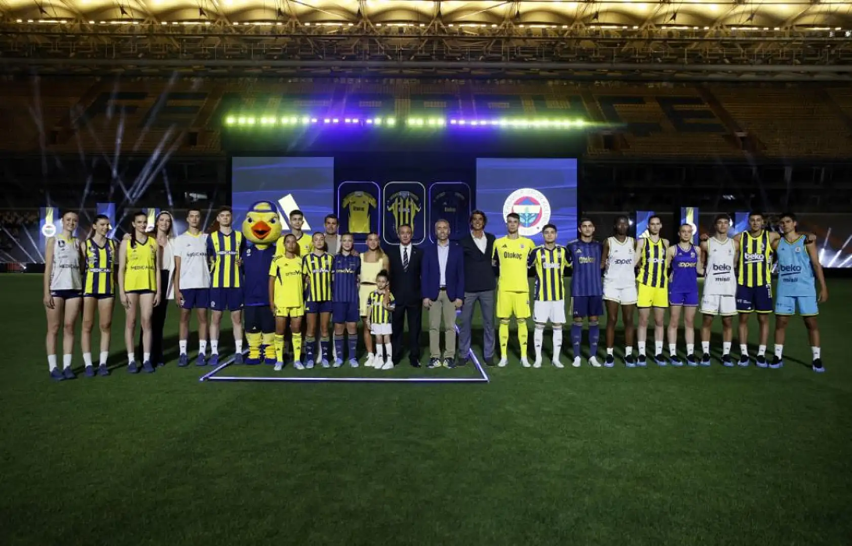 Fenerbahçe'nin 2025-2026 sezonu formalarının lansmanı yapıldı