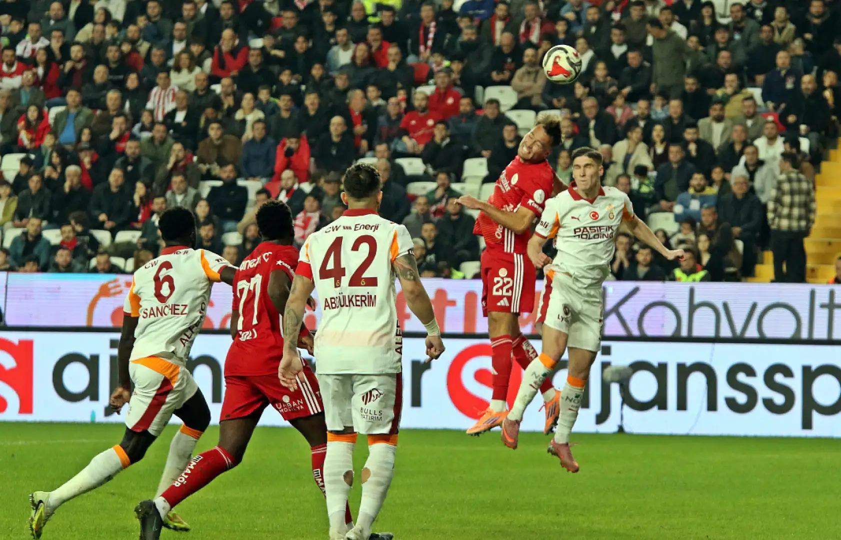 Trendyol Süper Lig: Antalyaspor: 1 - Galatasaray: 4