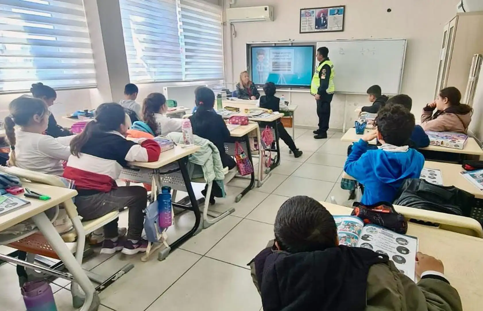 Jandarmadan Okullara Bilgilendirme Eğitimi