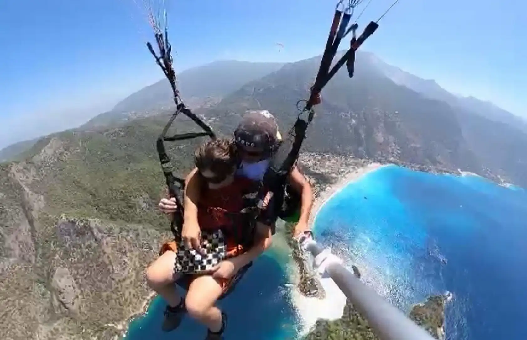 Fethiye'de yamaç paraşütü uçuşunda 'Satranç' deneyimi