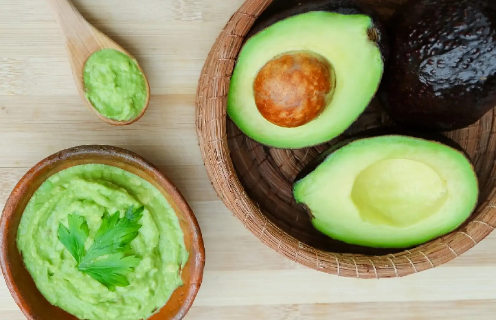 Avokado Sağlıklı Beslenmenin Vazgeçilmezi: 8 İnanılmaz Faydası ve Lezzetli Tarifler