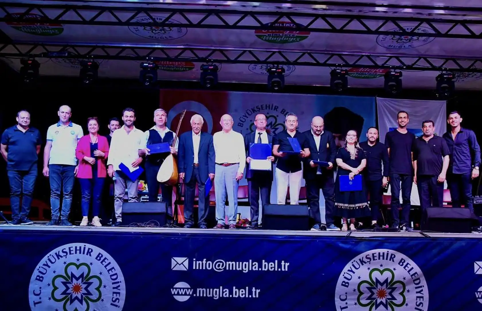 Neşet Ertaş Türkülerle Anıldı