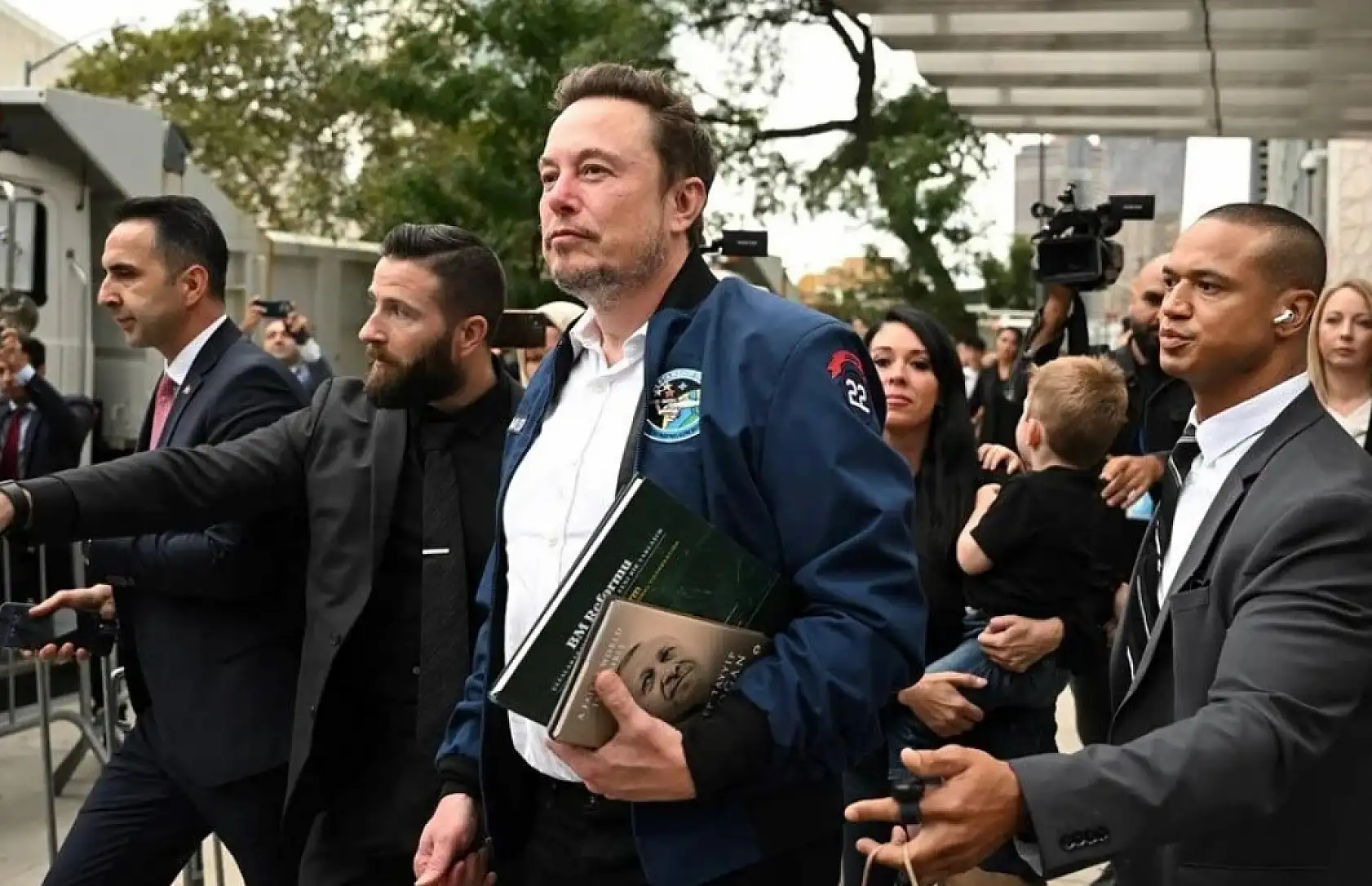 Elon Musk'ın şirketinde tecavüz skandalı!