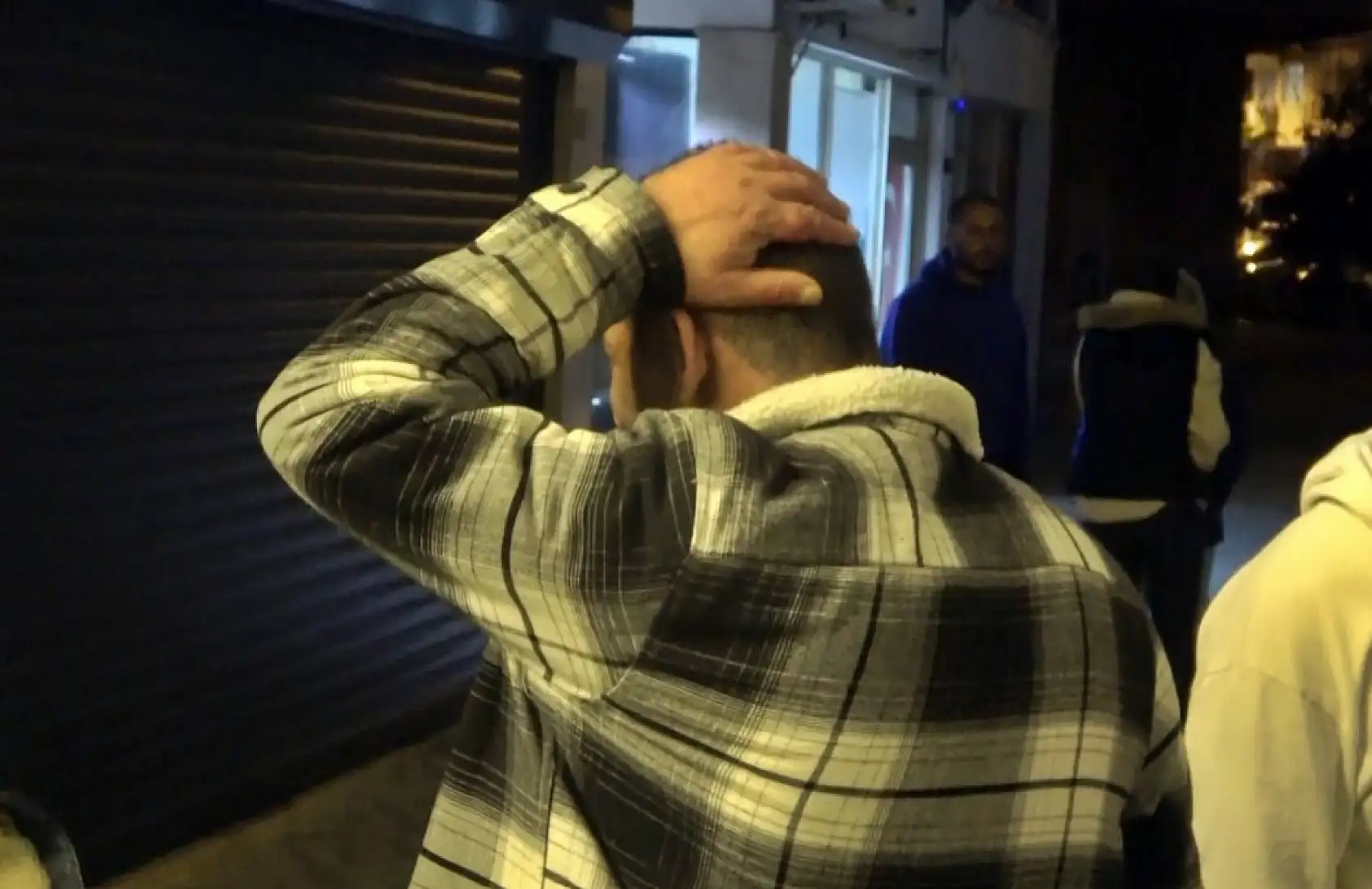 Mahallede yakmadığı yer kalmadı, bu seferki hedefi bayan kuaförü oldu