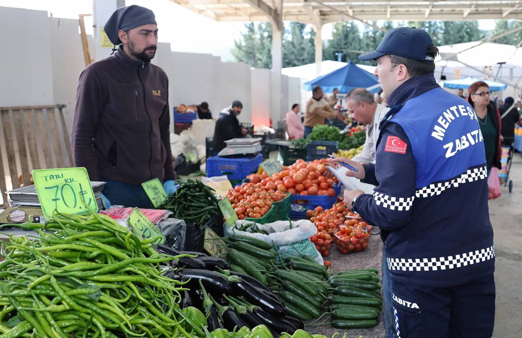 Menteşe Belediye Zabıtasından etiket denetimi