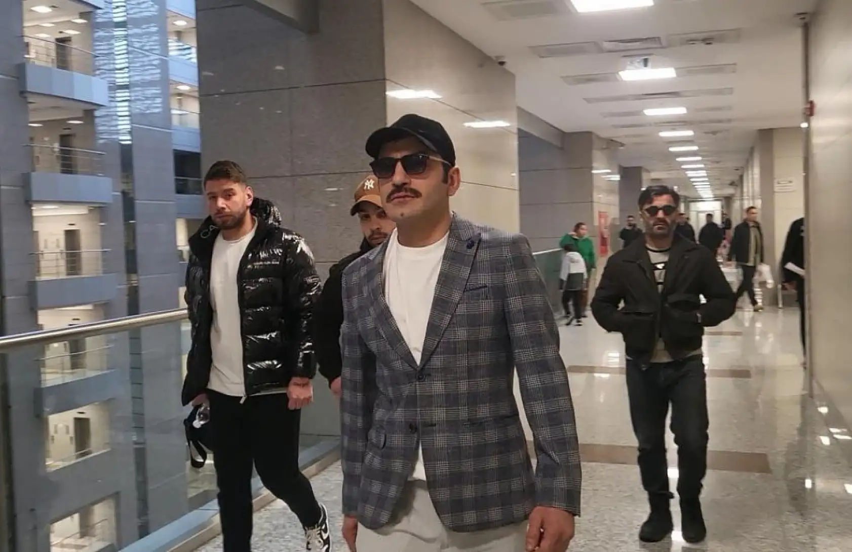 Oyuncu Ufuk Bayraktar hakim karşısında: 'Ben sadece Beyoğlu'ndaki gençlere yardımcı olmaya çalışırım'