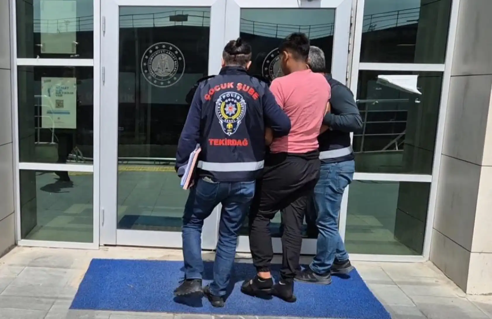 Kan donduran olay: Boğazı kesilerek altınları çalındı