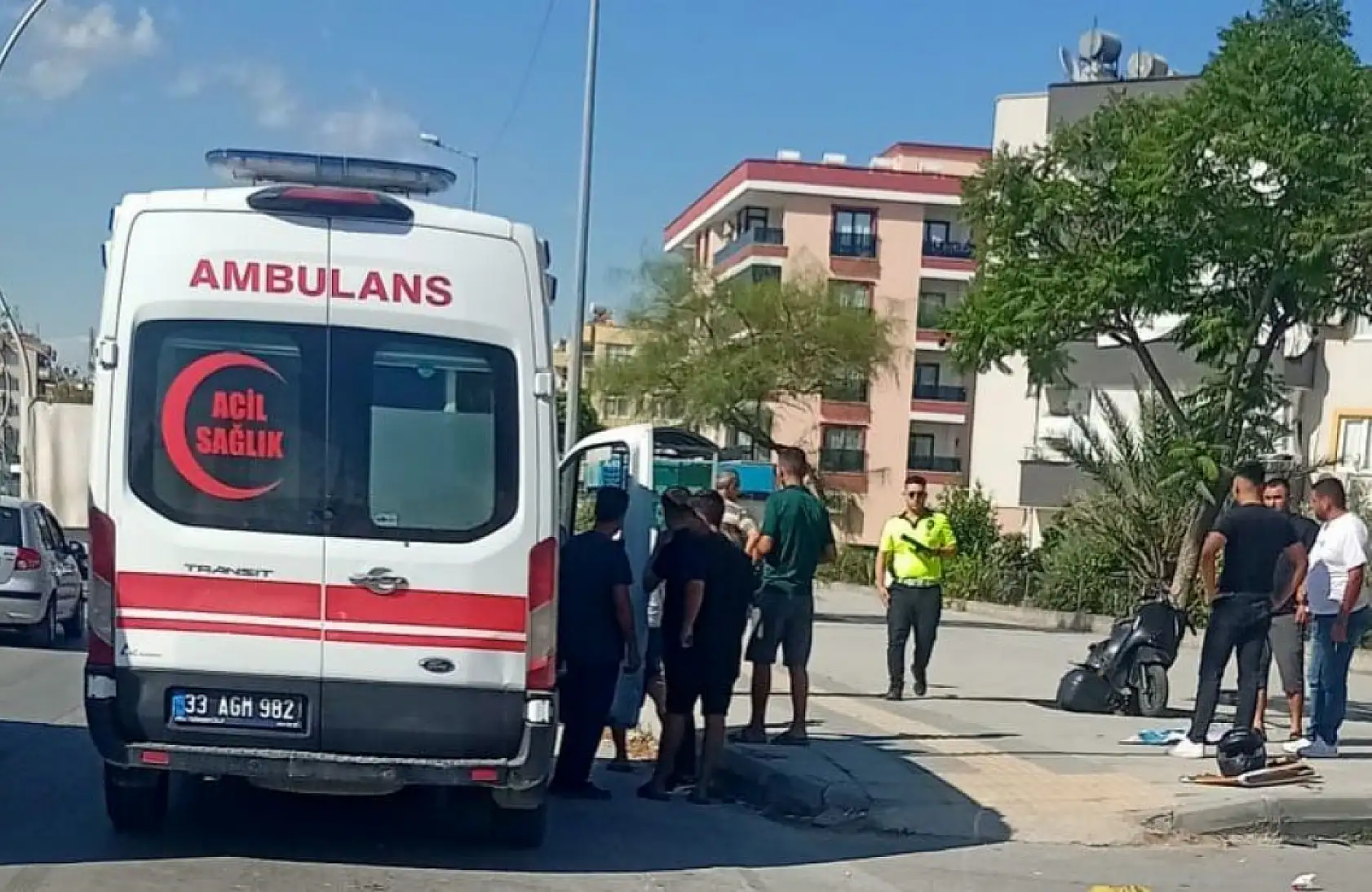 Otomobil ile motosiklet çarpıştı: 36 yaşındaki genç sürücü hayatını kaybetti