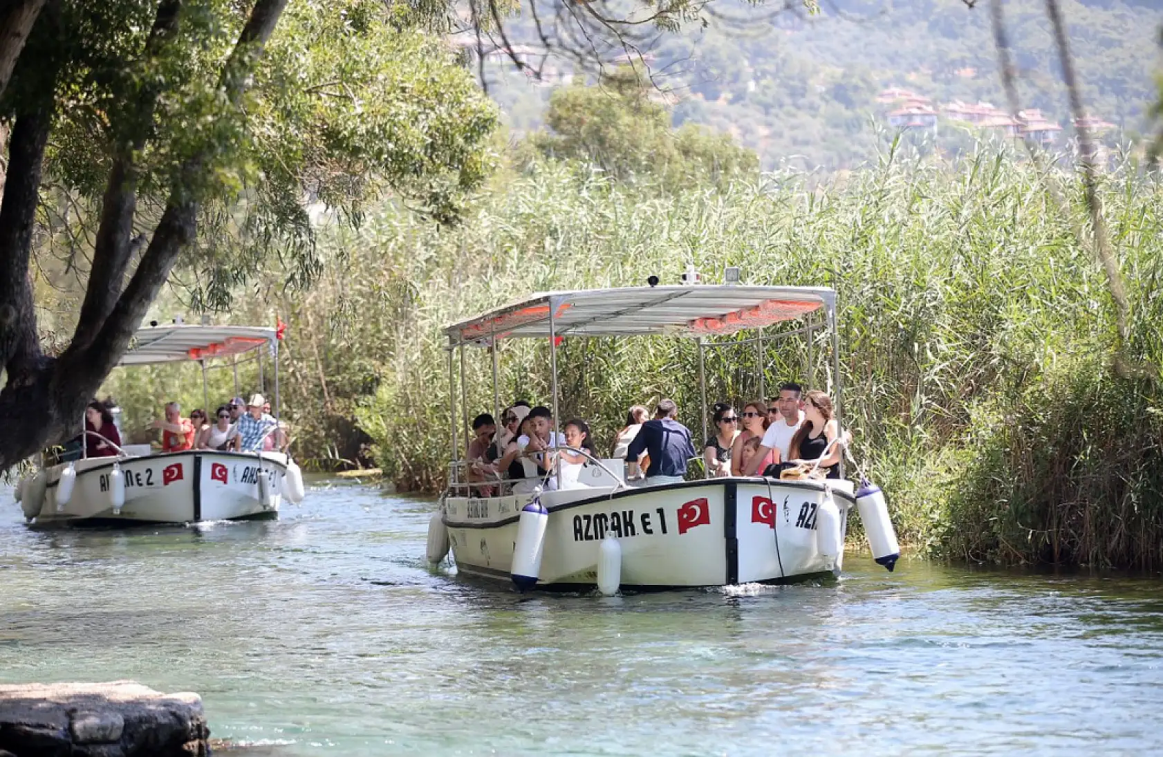 Muğla'da sıcak hava nedeniyle sahillerde yoğunluk yaşanıyor