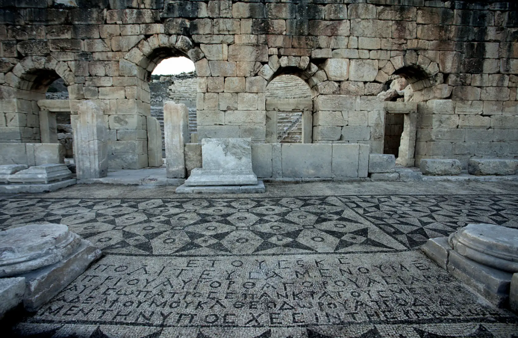 Kibyra'da kışın kapatılıp yazın açılan Medusa mozaiğinin sırrı ne?