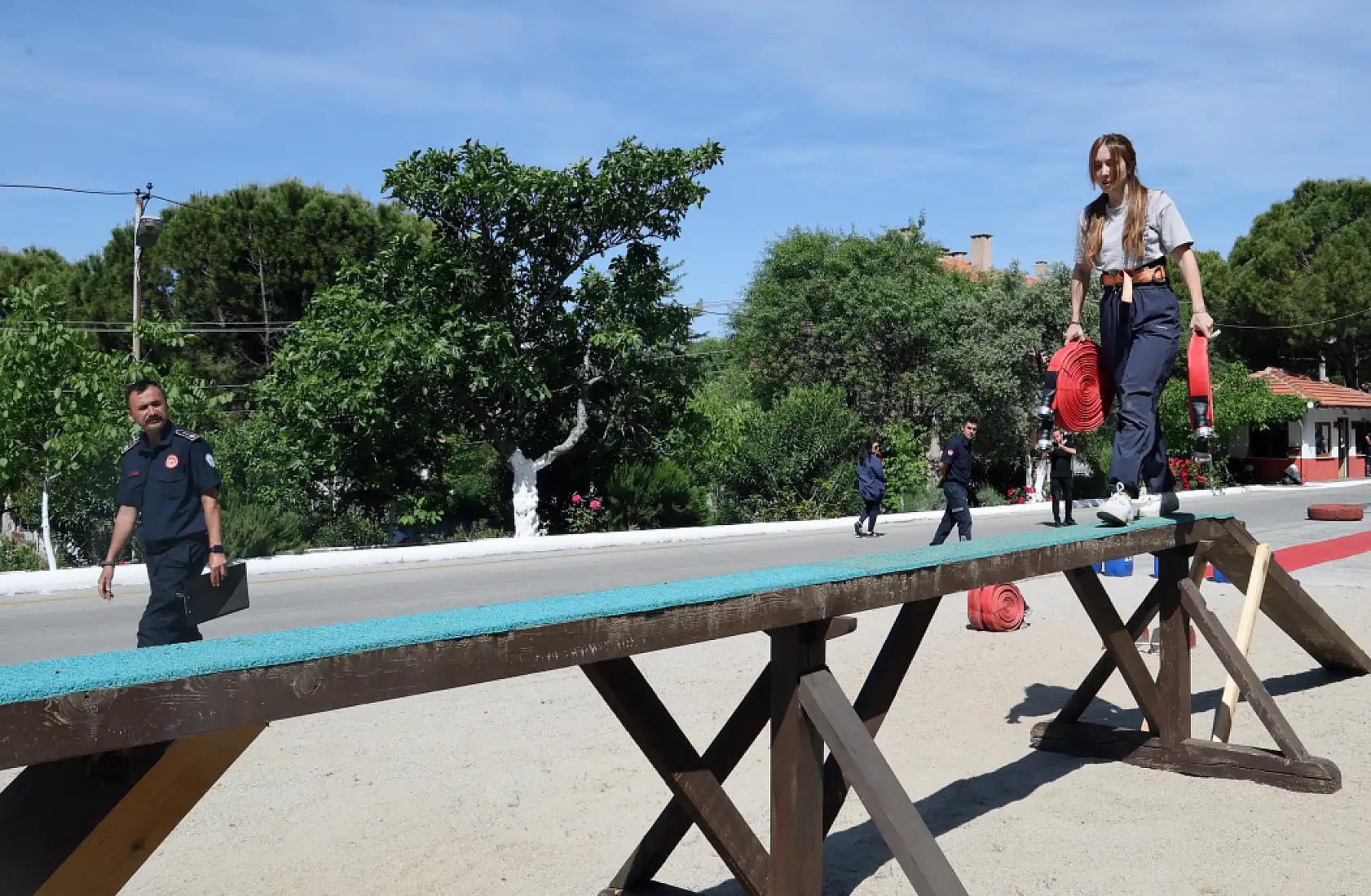 Alev savaşçısı olmak için komando eğitim parkurunda ter döktüler