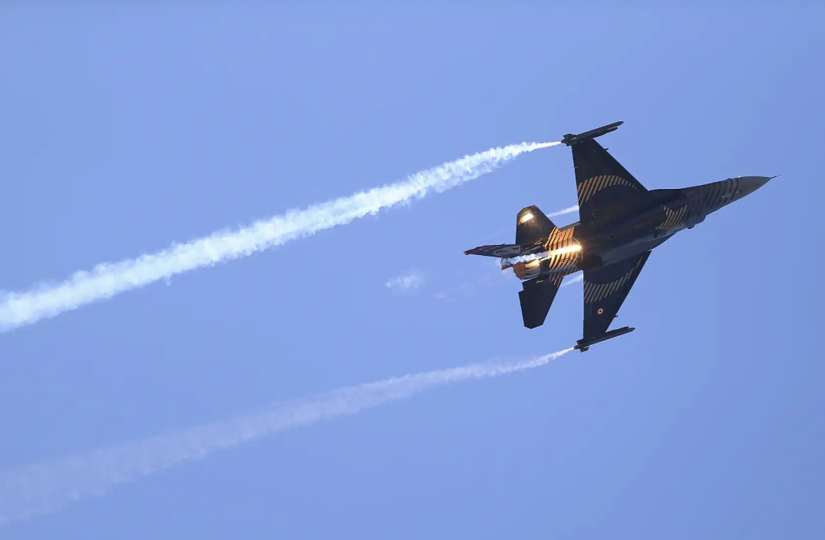 SOLOTÜRK'ten Fethiye'de prova uçuşu