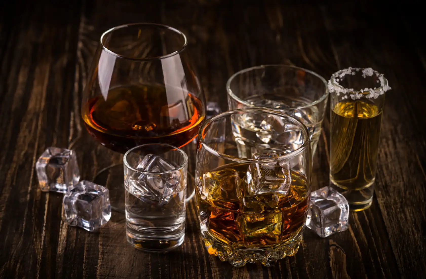 Alkollü içki ve akaryakıta yüzde 25,6 ÖTV zammı!