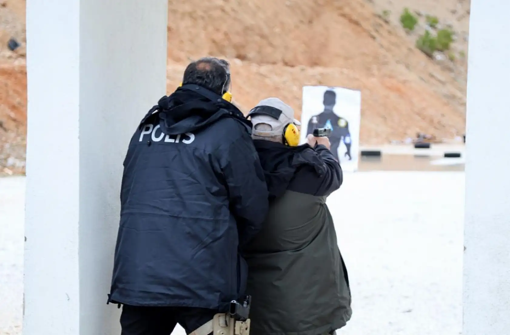 Muğla Orman Bölge Müdürlüğü personeline silah eğitimi