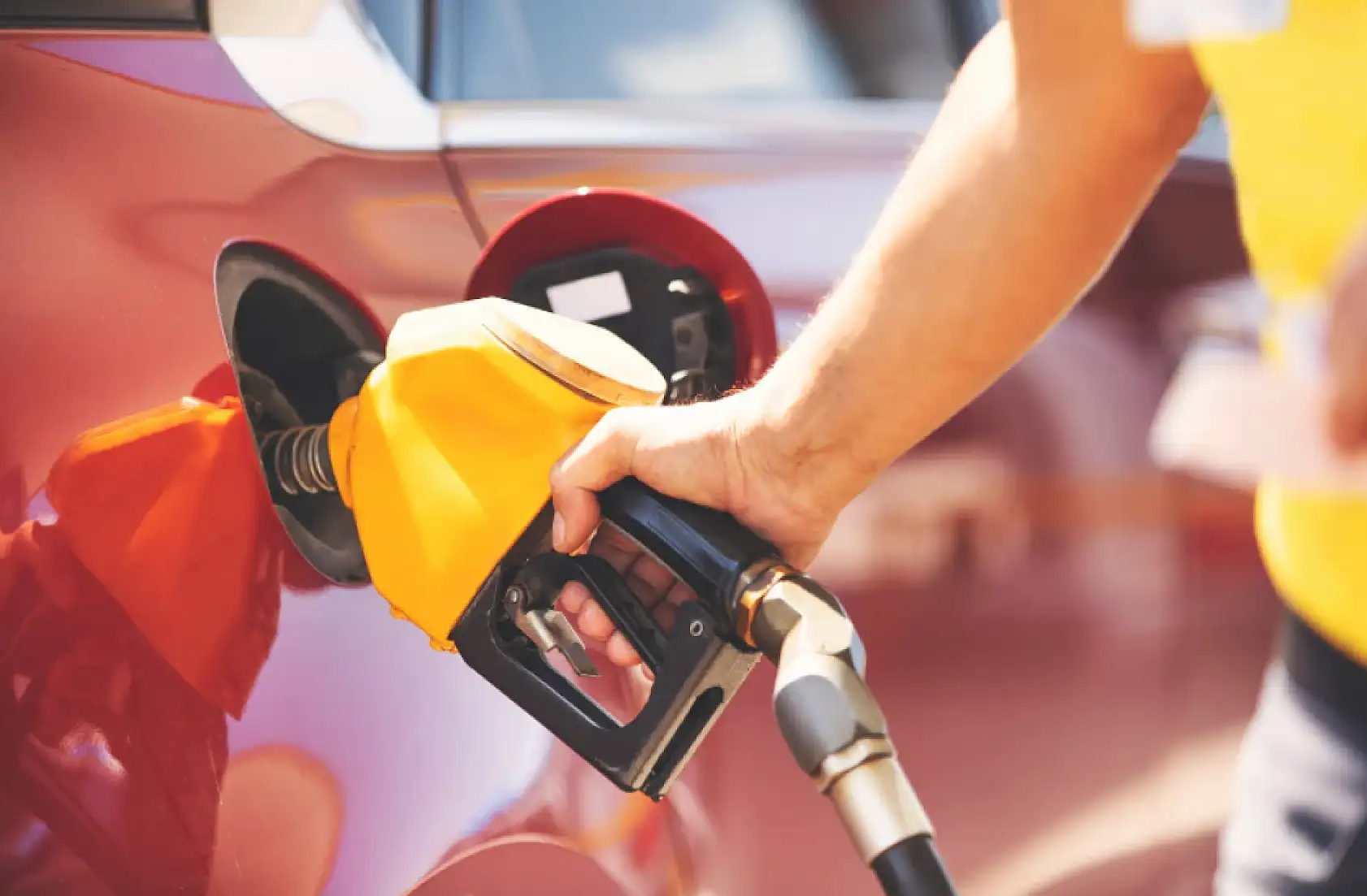 Alkollü içki ve akaryakıta yüzde 25,6 ÖTV zammı!