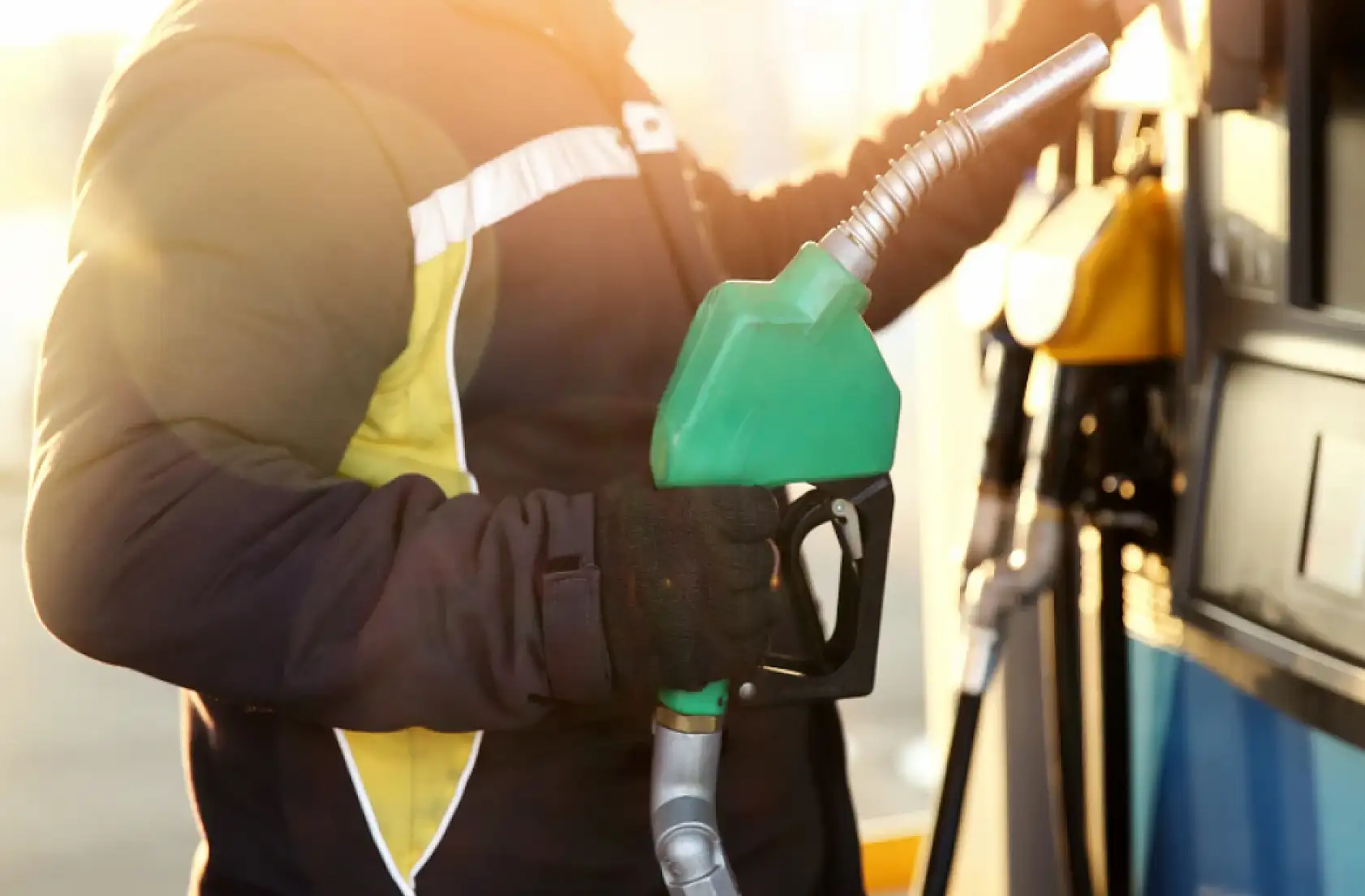 Alkollü içki ve akaryakıta yüzde 25,6 ÖTV zammı!