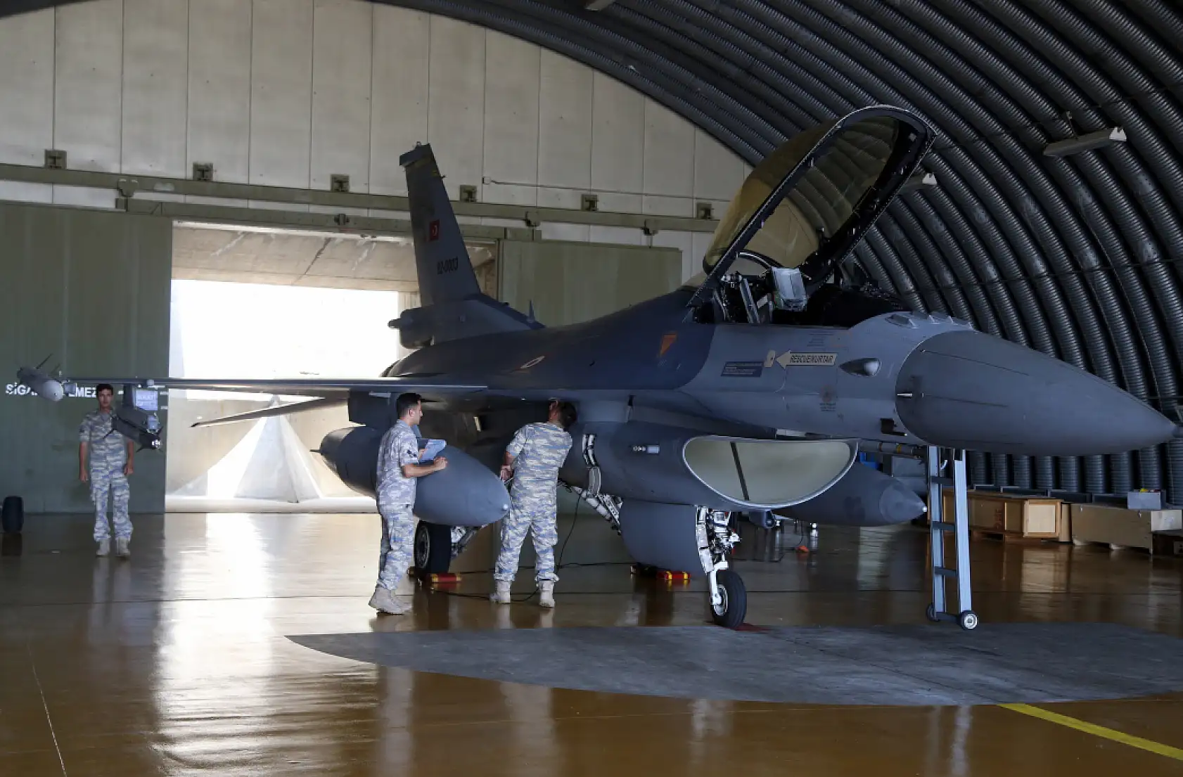 Gök vatanın 'demir kartalları' bayramda nöbette