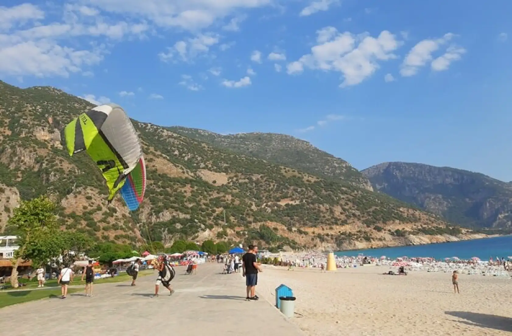 Fethiye'de yazdan kalma sıcaklıklar sürüyor