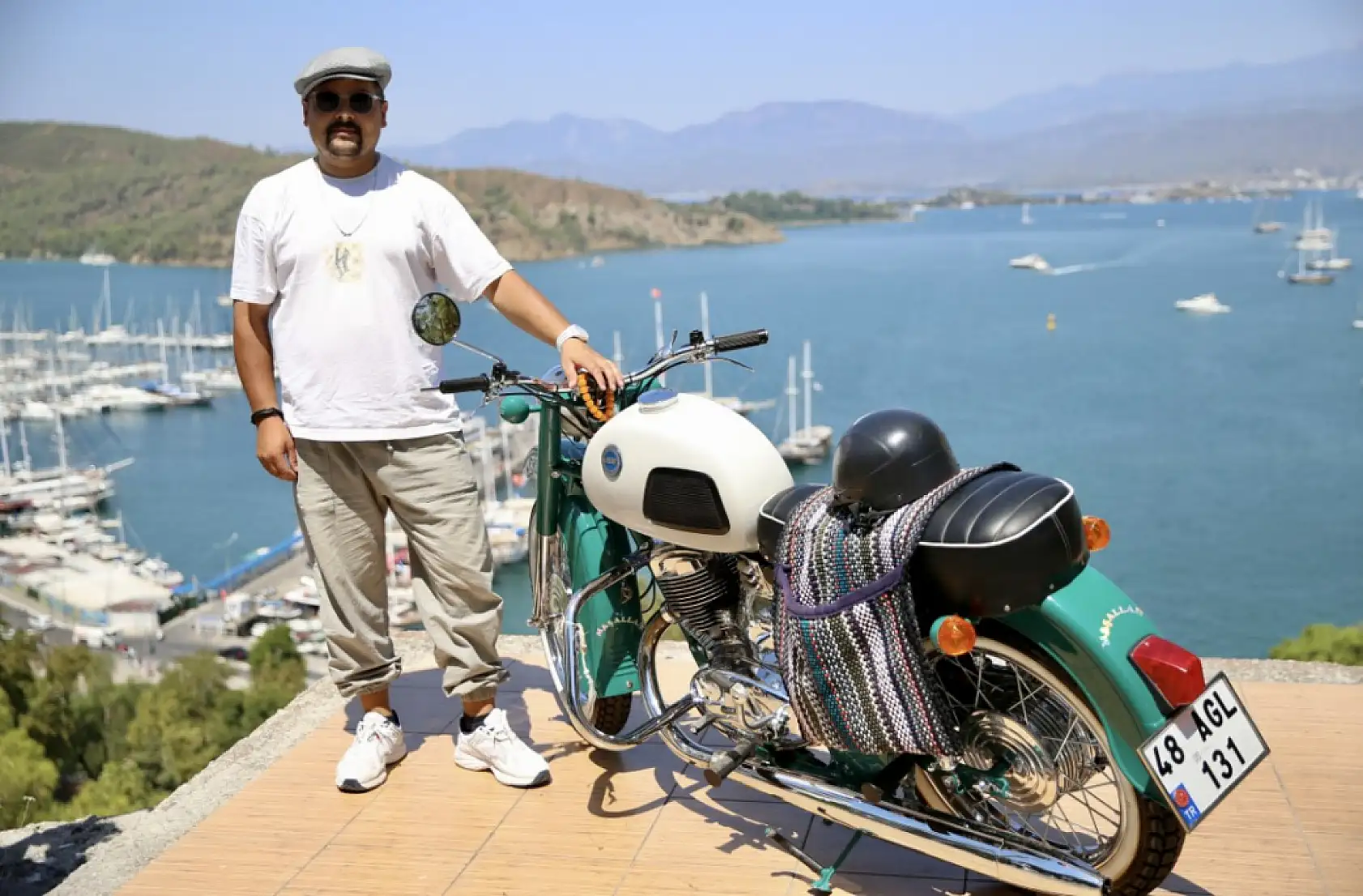 Amcasından yadigar 1973 model motosikleti yenileyip çocukluk hayalini gerçekleştirdi