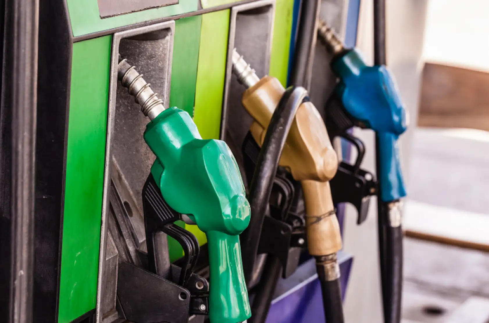 Beklenen oldu, benzine dev zam