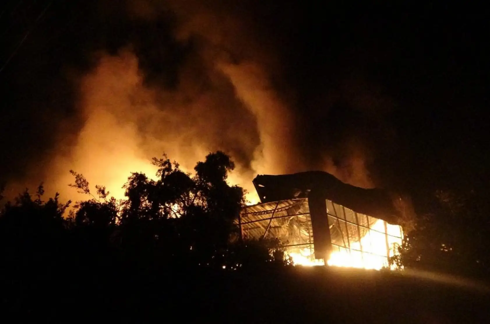 Kundakçı komşu hakim karşısına çıktı: 'Çok pişmanım' savunması yaptı