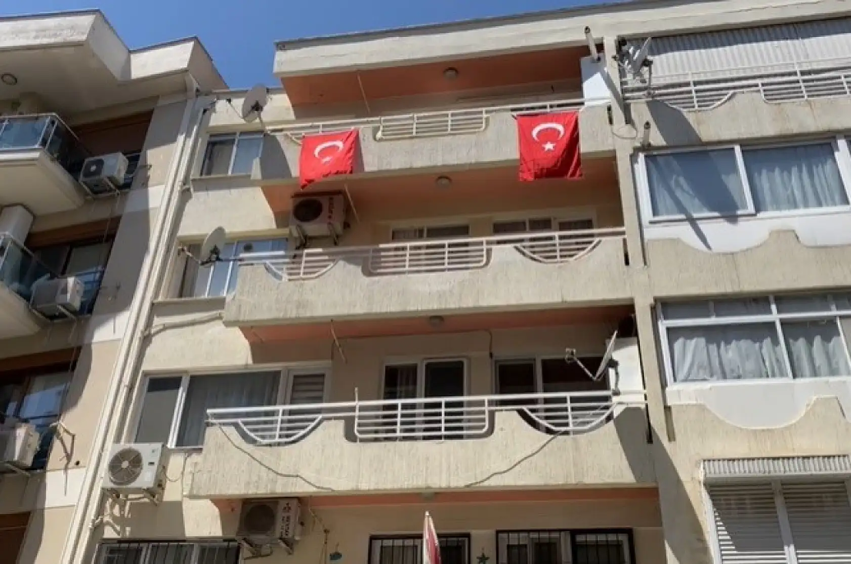 Ağustosta dönecekti, şehit albayın acı haberi İzmir'deki baba ocağına ulaştı