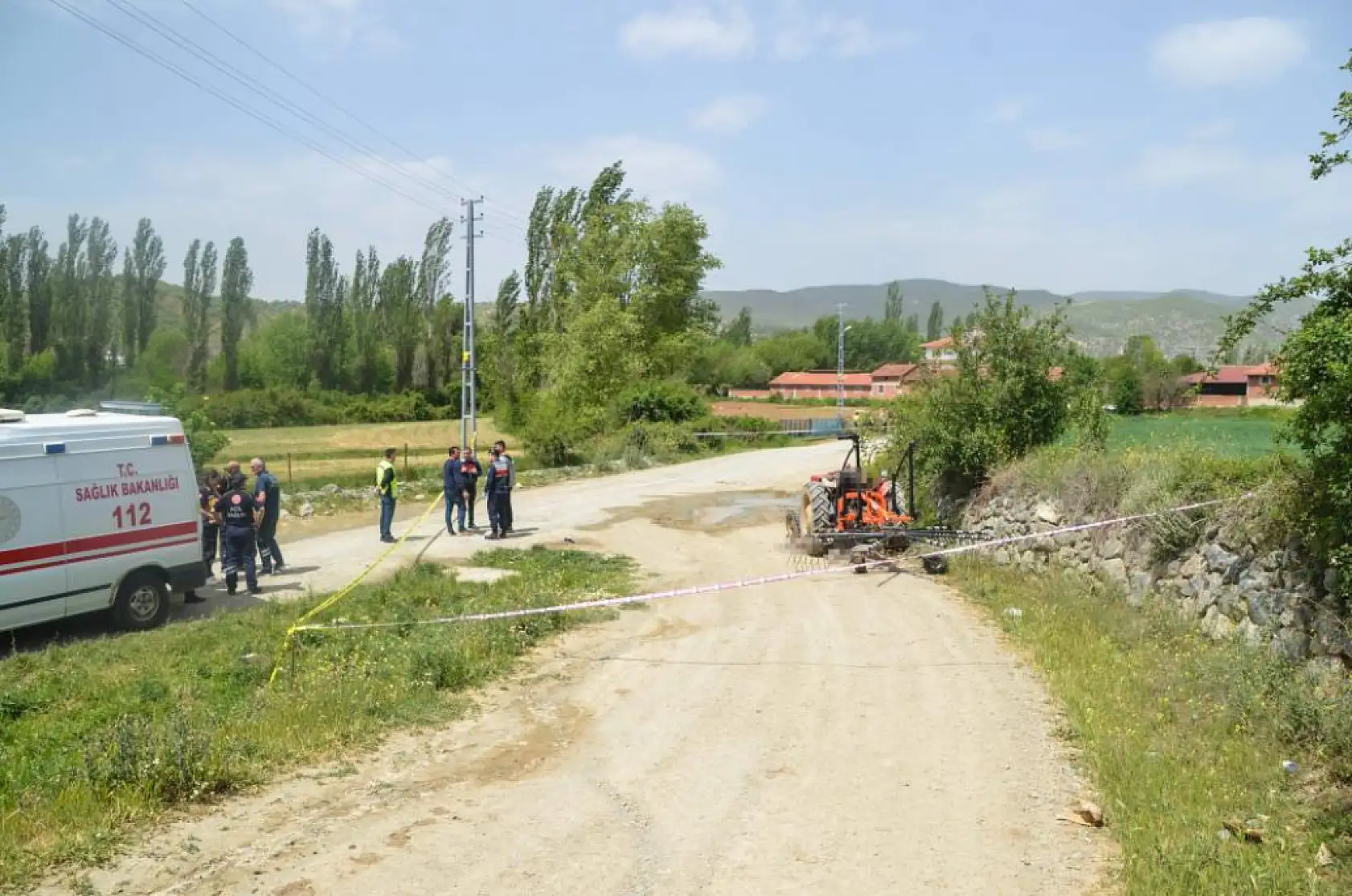 Aileler arasındaki kanlı düğüm: Karı-koca traktörde kurşunlara hedef oldu