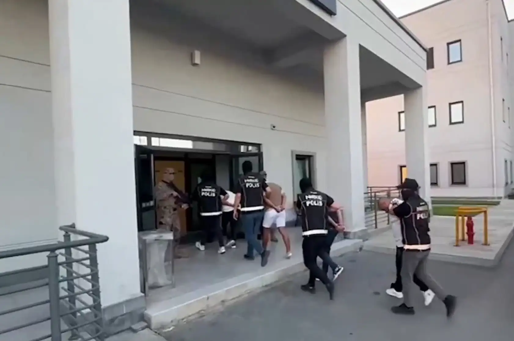 Suç örgütü liderleri Bodrum'da tatilde yakalandı