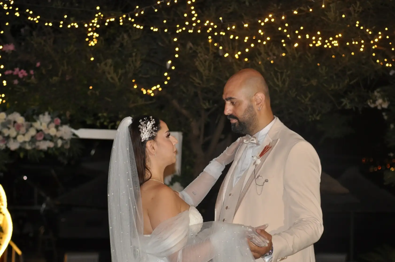 Fethiye'de Cengiz ve Sutay Çifti Dünya Evine Girdi 