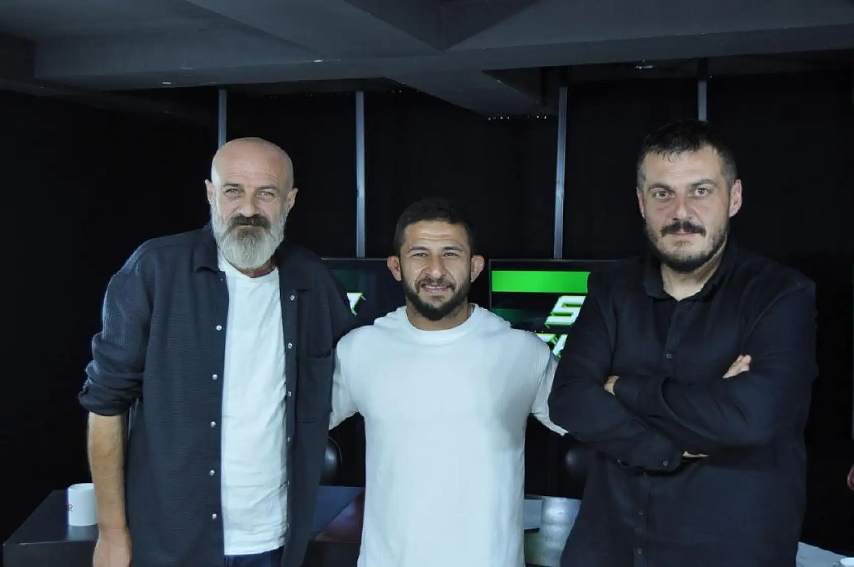 Canlı yayında pehlivana meydan okudu