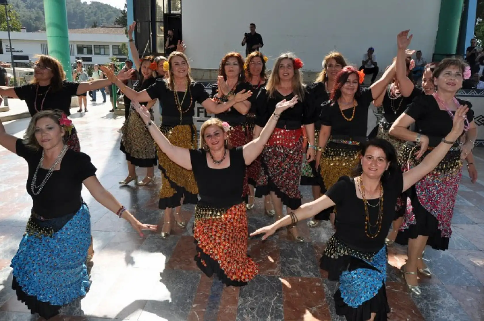 Fethiye'de Dünya Dans Günü etkinliğine yoğun ilgi