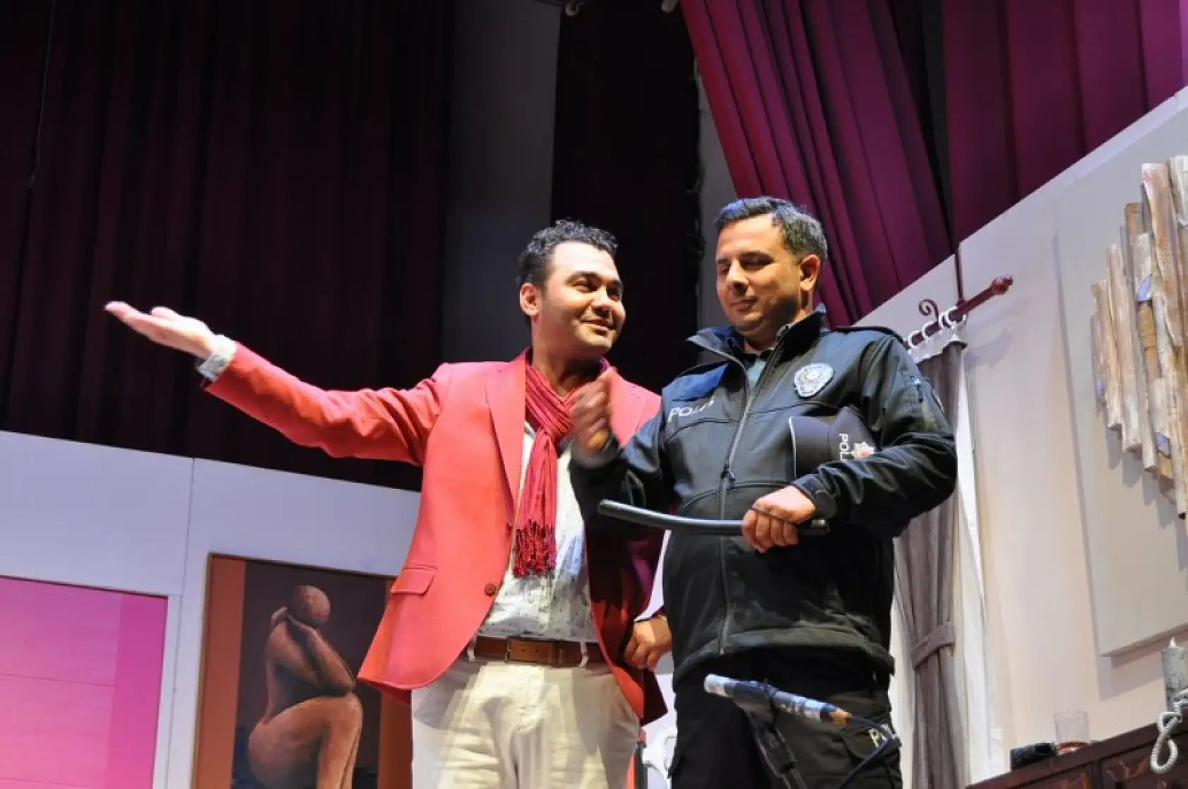 Fethiye'de 'Vay Başımıza Gelenler' adlı oyun seyirci ile buluşuyor