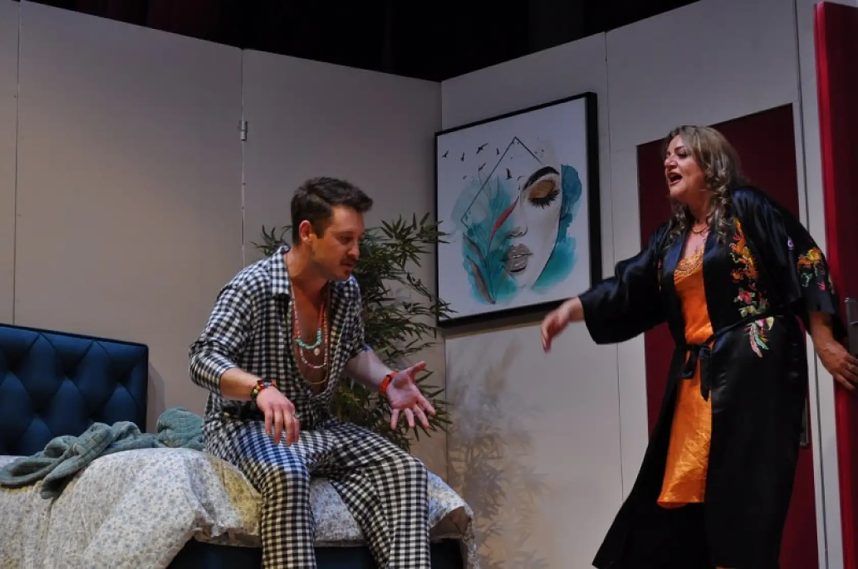 Fethiye'de 'Vay Başımıza Gelenler' adlı oyun seyirci ile buluşuyor