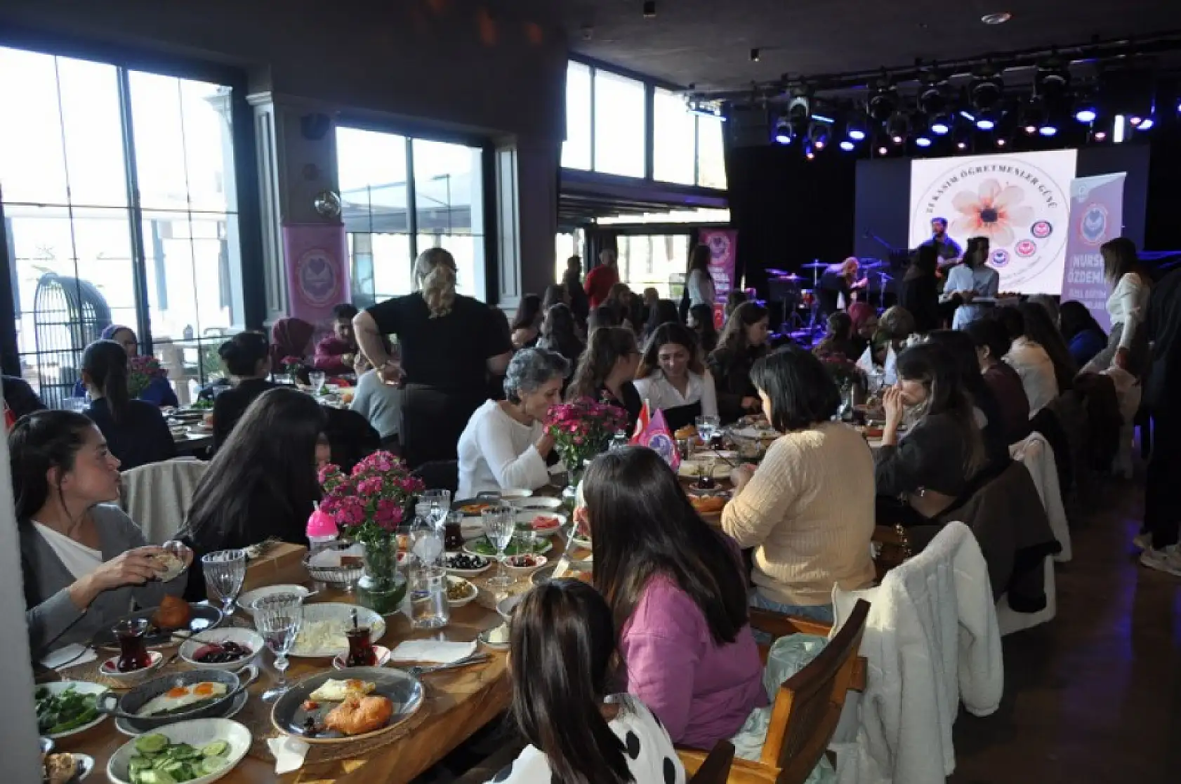 Fethiye'de Nursel Özdemir Kurumları Eğitimcileri Kahvaltılı Organizasyonda Buluştu