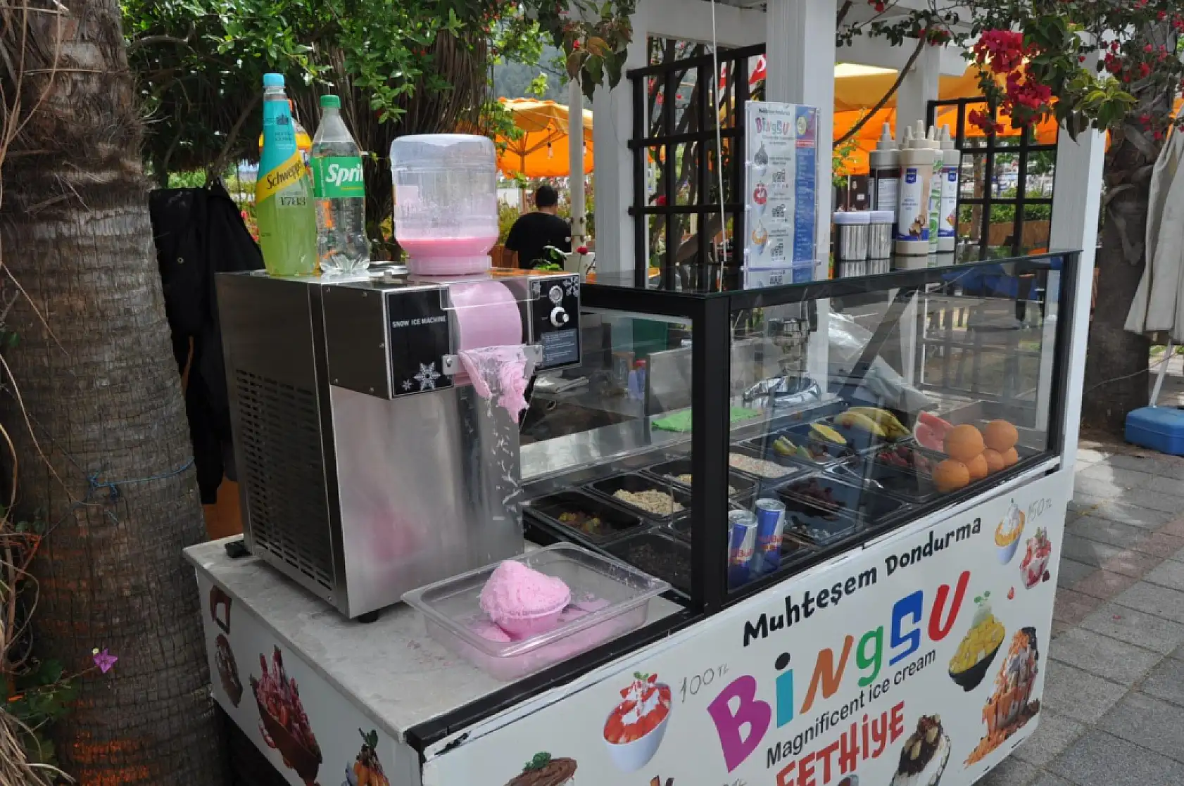 Sıcak yaz günlerinin vazgeçilmez dondurması 'Bingsu' artık Fethiye'de