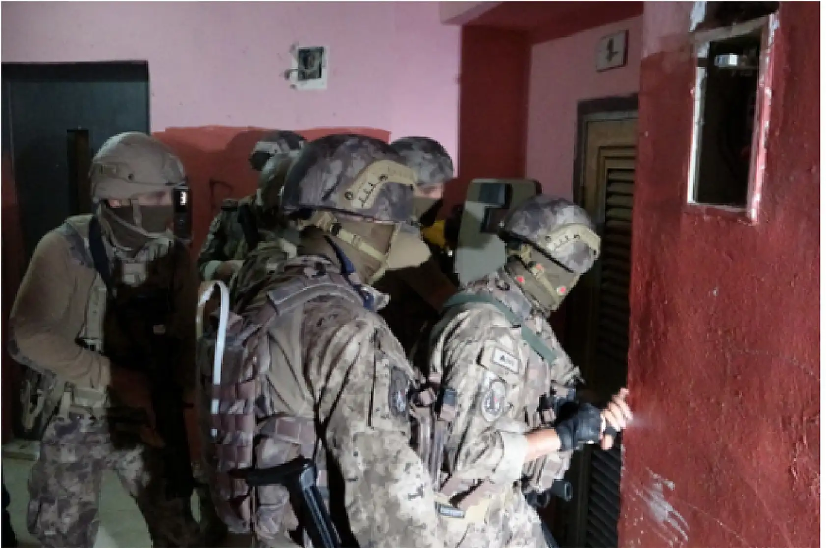 73 İlde Eş Zamanlı Operasyon: Muğla'da da Şüpheliler Yakalandı