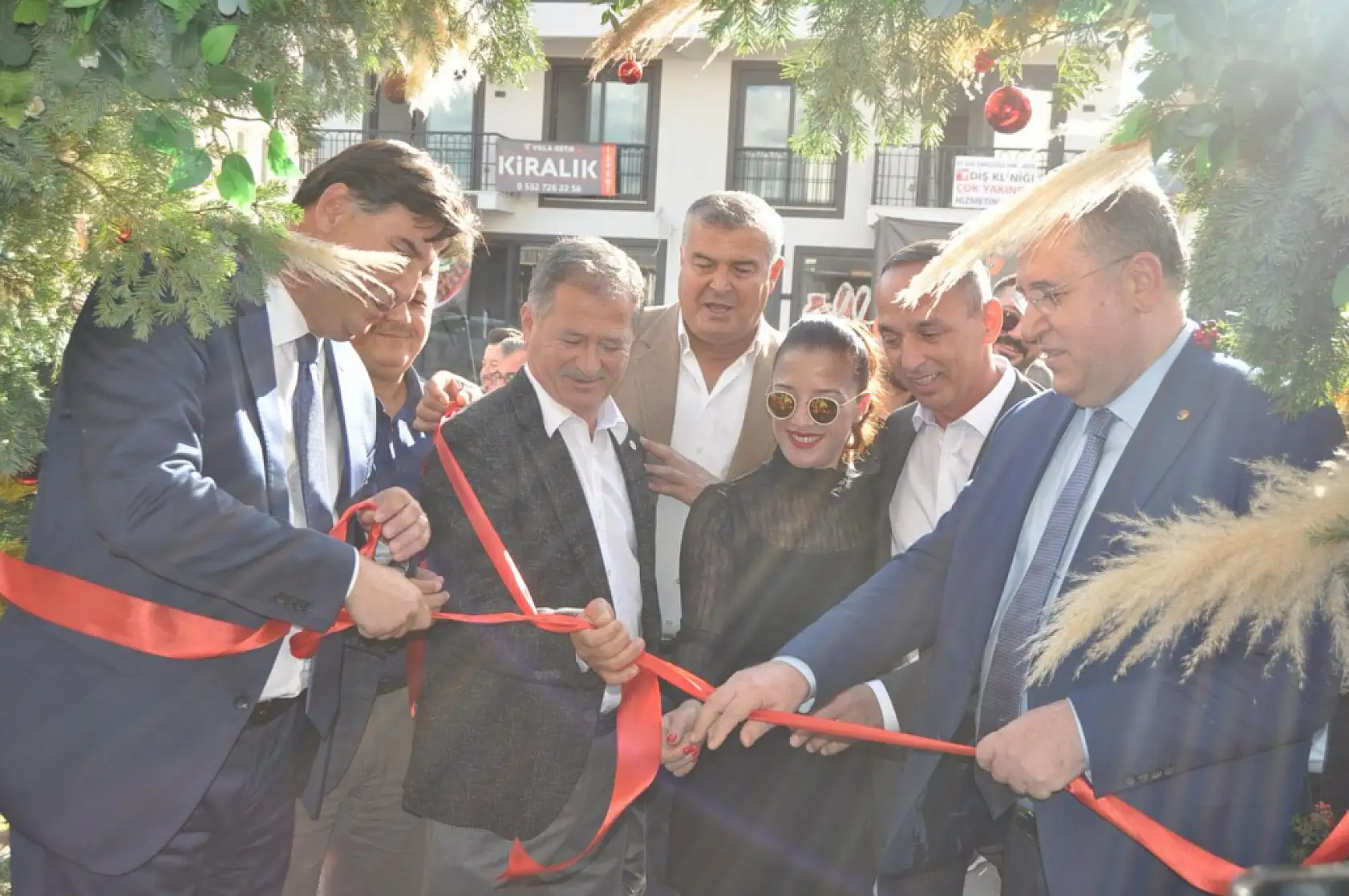 Elsis Aydınlatma Aksesuar Mağazası Fethiye'de hizmete açıldı