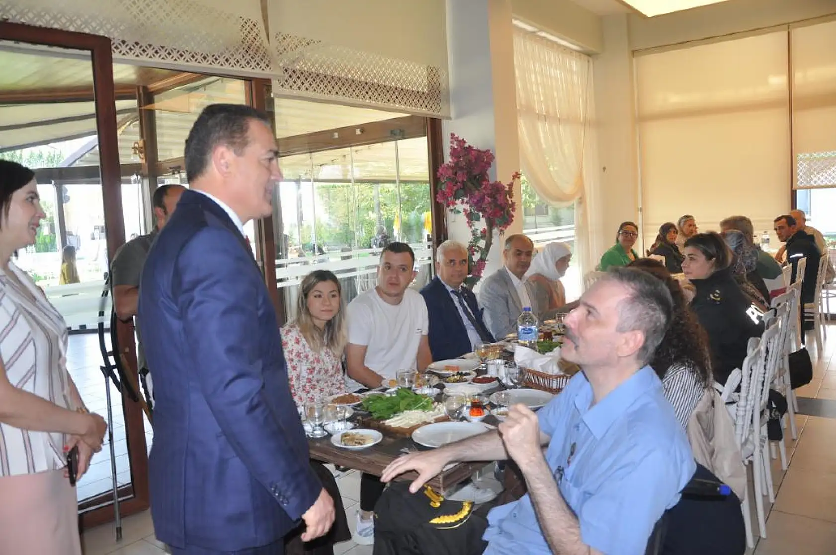 Vali Akbıyık şehit aileleri ve gaziler ile kahvaltıda bir araya geldi