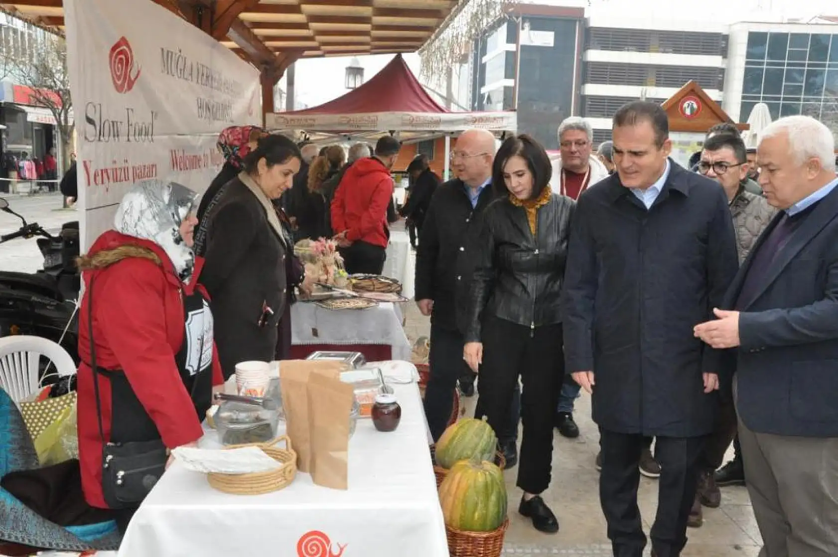 Slow Food Yılbaşı Pazarı açıldı