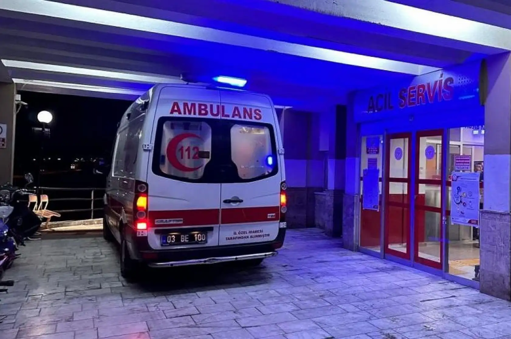 Yandaki odaya geçip av tüfeği ile kendini vurdu