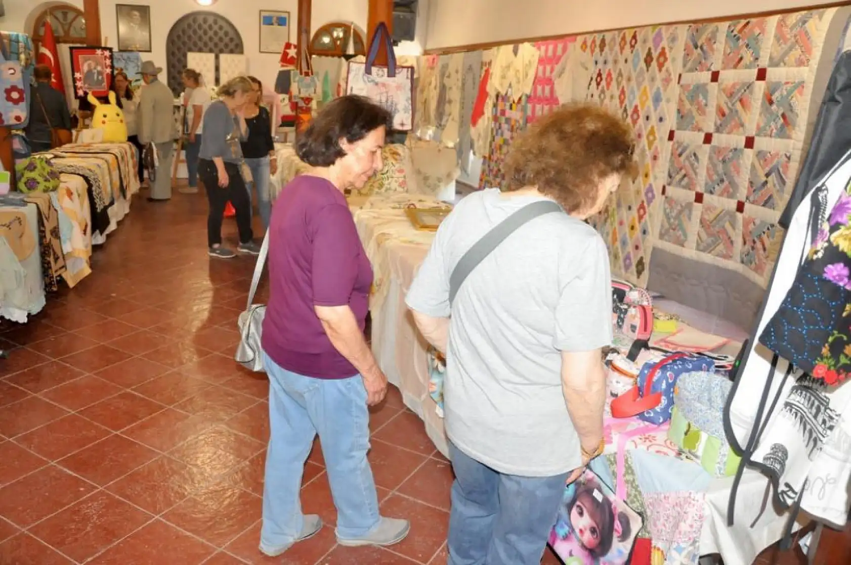 Muğla'da kursiyerlerden el emeği sergisi