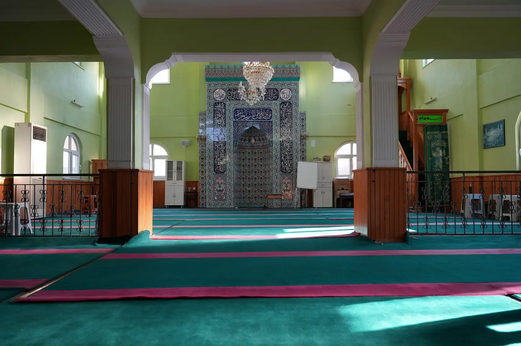 Köyün tek camisinin bir kısmı ve avlusu icradan satılığa çıkarıldı