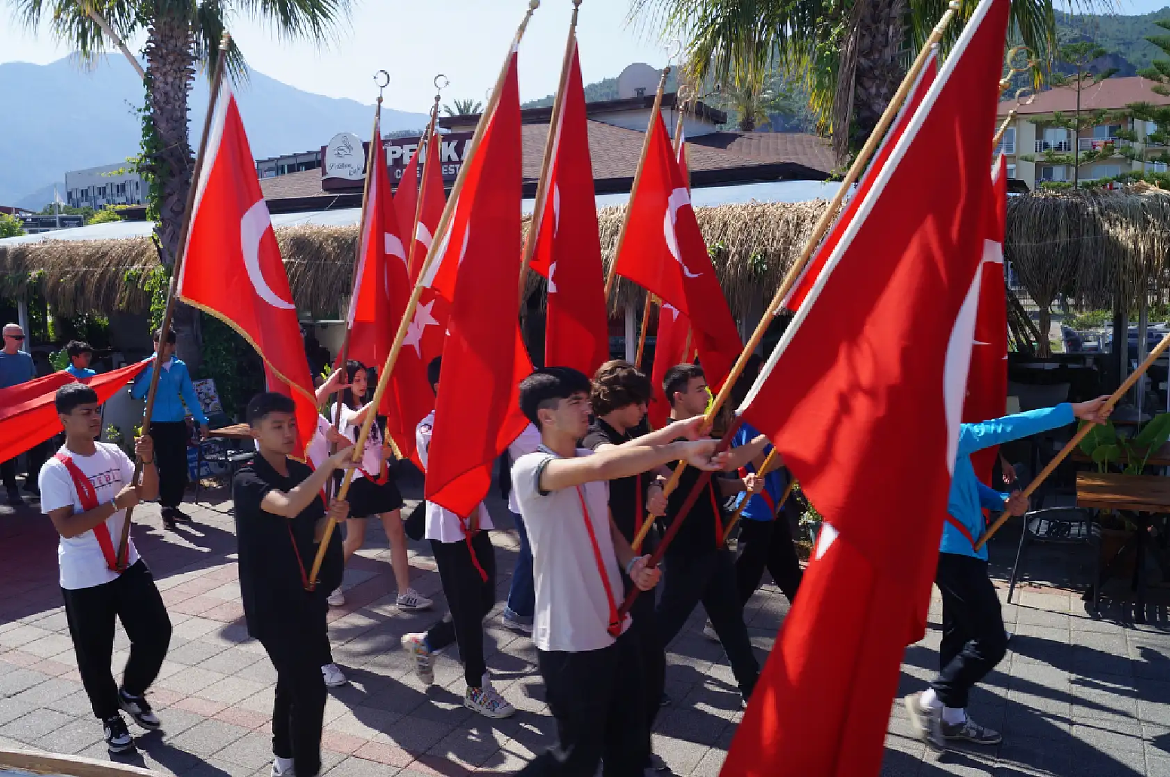 Fethiye'de 19 Mayıs coşkusu meydanlara sığmadı