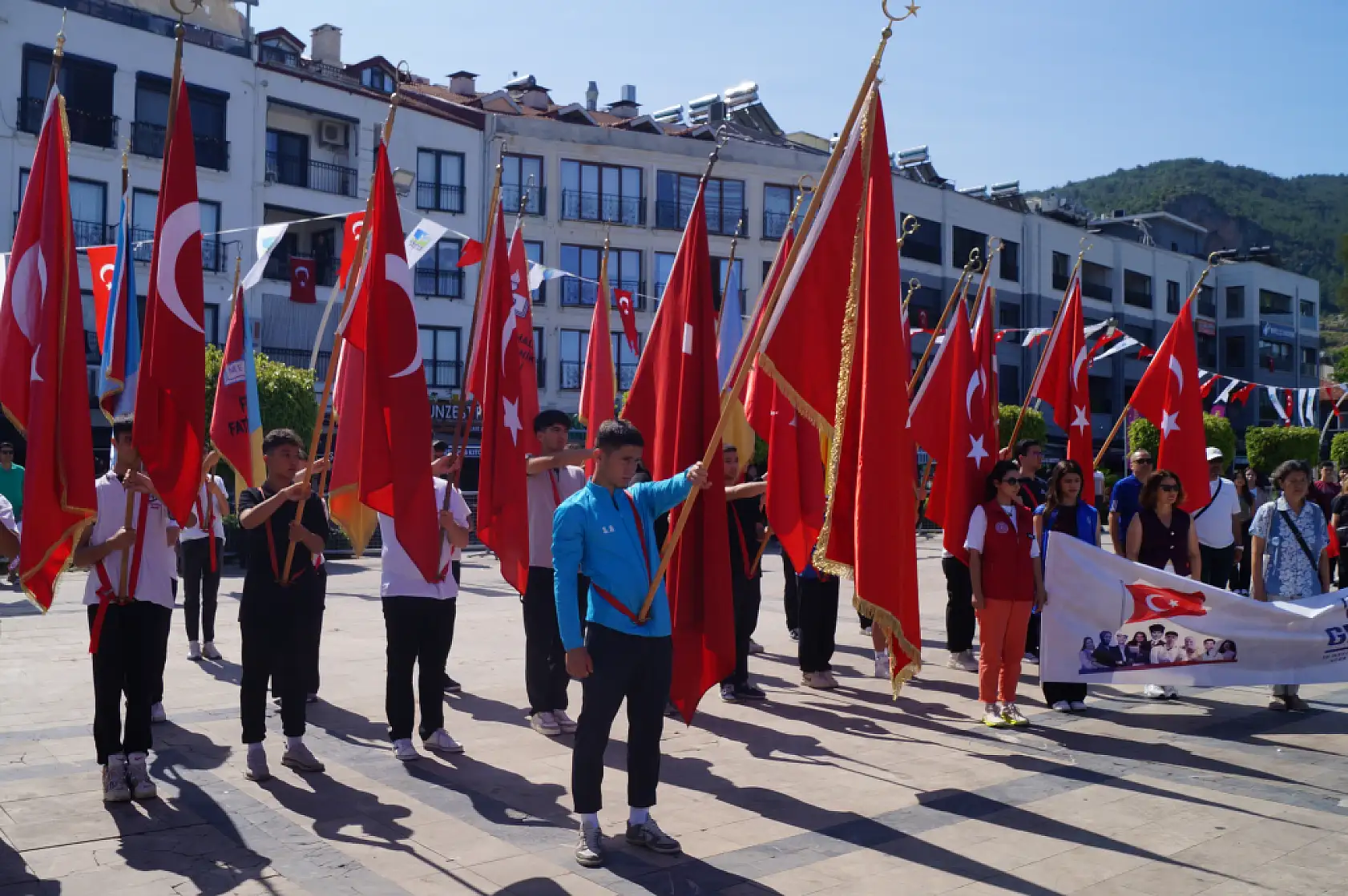 Fethiye'de 19 Mayıs coşkusu meydanlara sığmadı