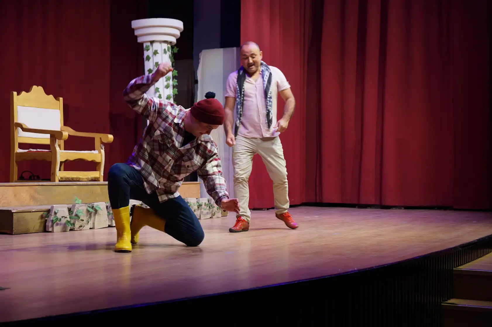 Fethiye'de 'Aşk Grevi' oyunu büyük beğeni topladı