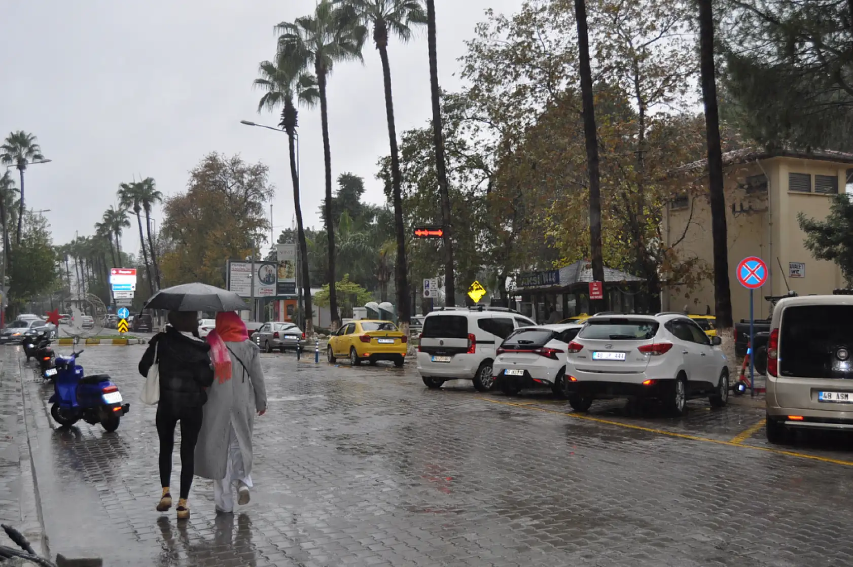 Fethiye güne yağışlı başladı