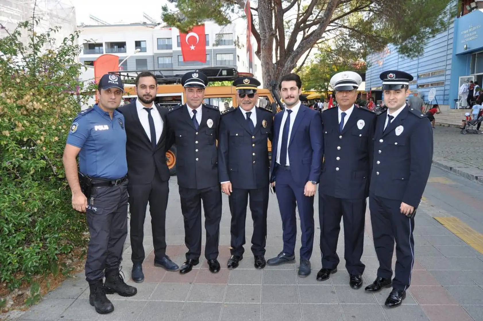 Beşkaza Meydanı'nda Çelenk Töreni Düzenlendi