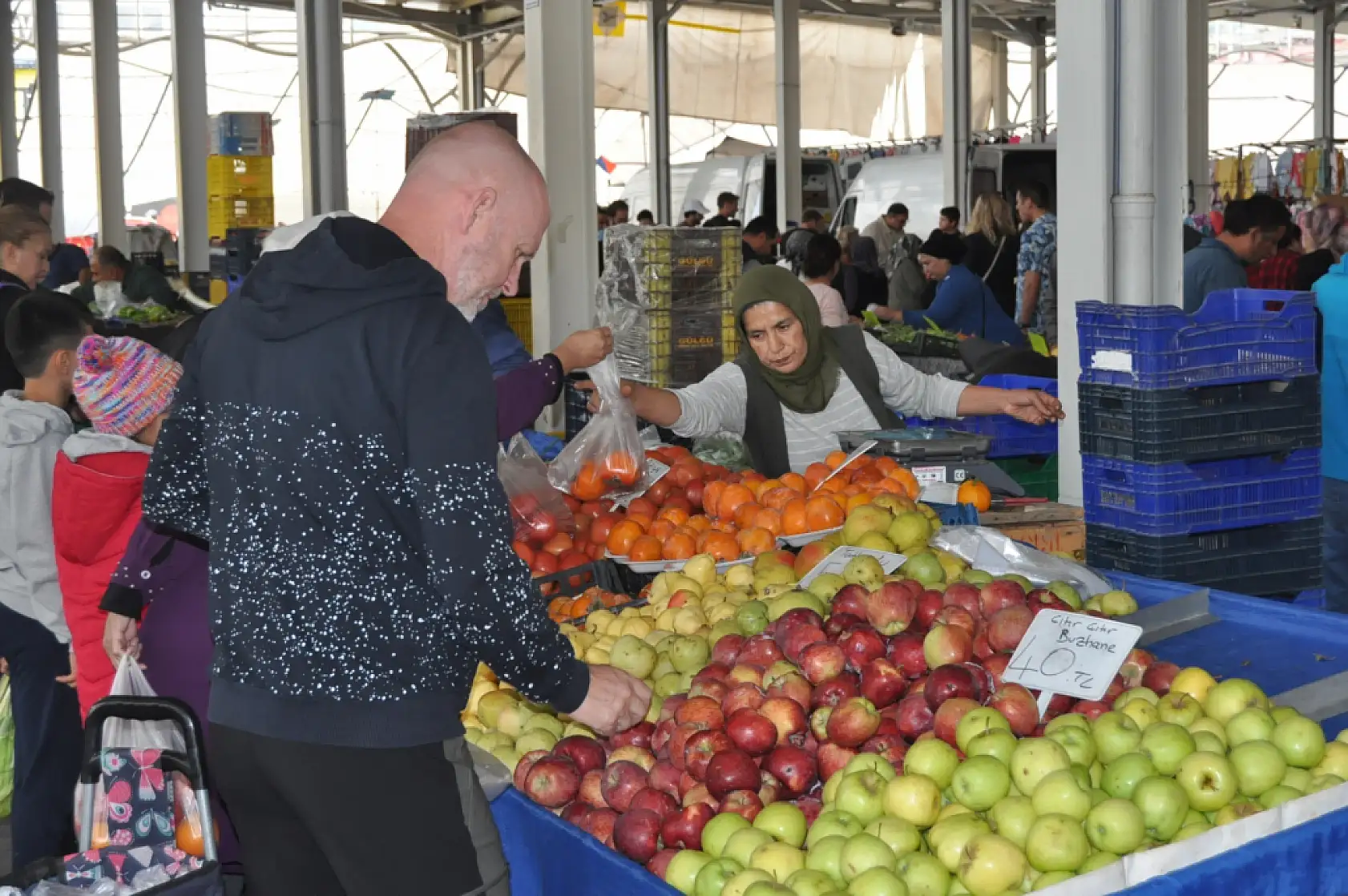 Fethiye Cumartesi pazarında hareketlilik